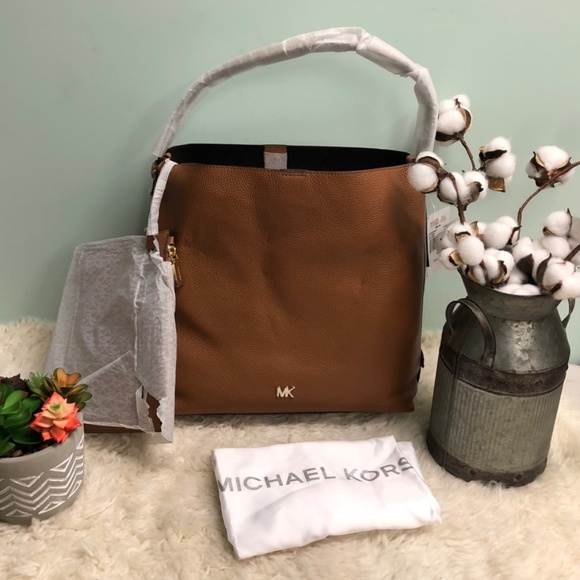 Michael Kors Griffen Large Hobo Shoulder Bag - Picture 2 of 13